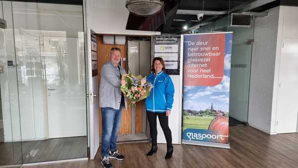 Eerste Glasvezelaansluiting Op Het Meubelplein In Enschede