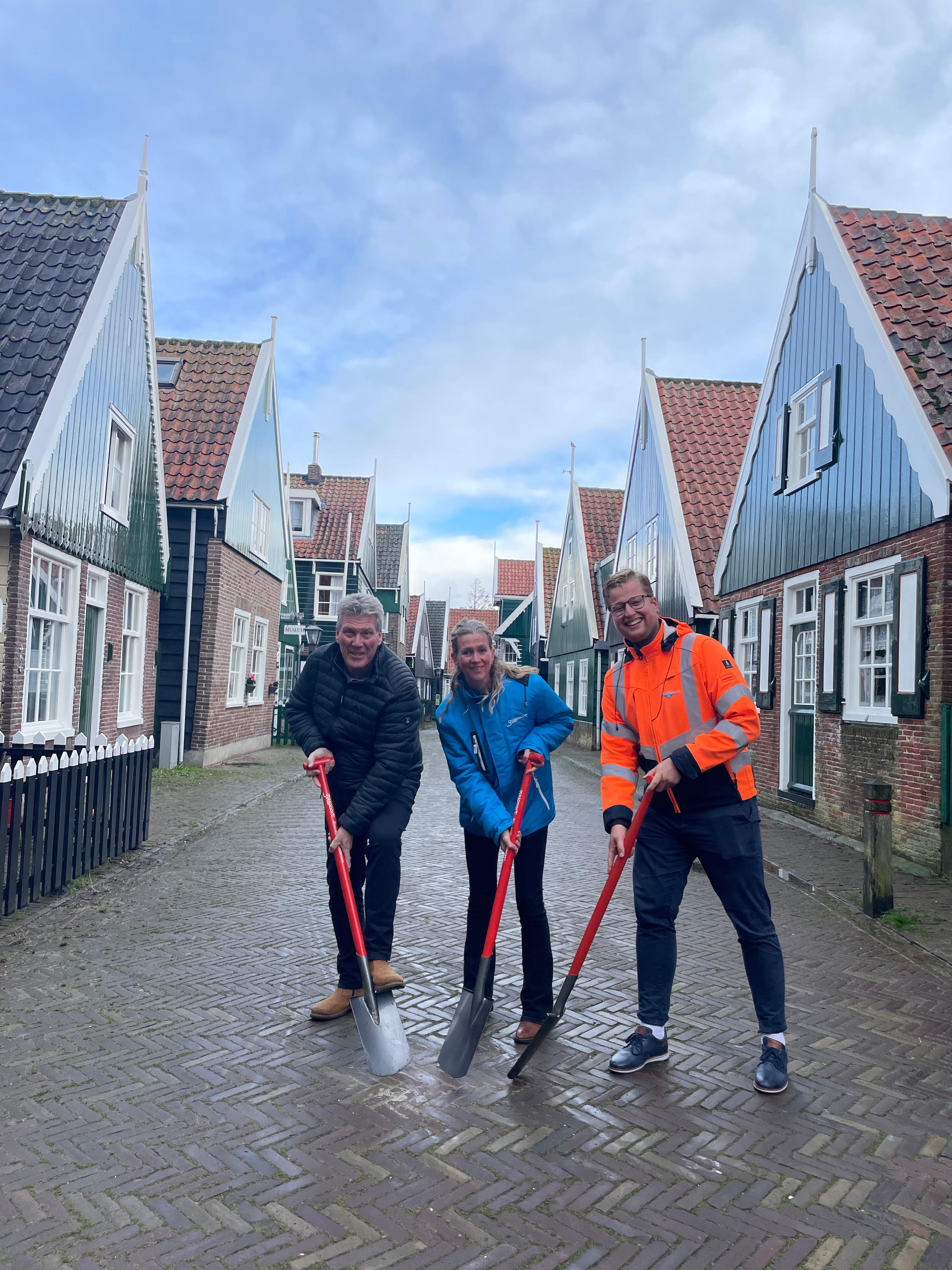 Marken schop in de grond